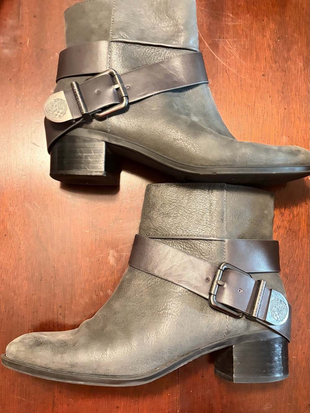 Vince Camuto gray leather ankle boot